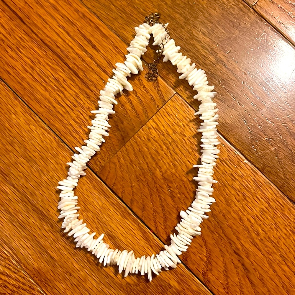 Women’s Shell Necklace
